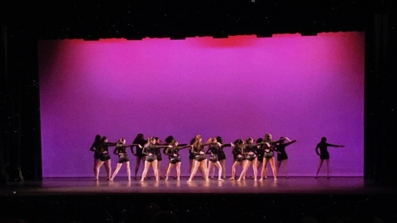 Long Beach Poly Dance Show